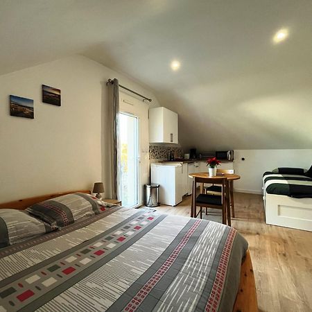 Lomener - La Goelette - 1 Appartement Avec 2 Chambres Et 2 Studios A 450M De La Plage Пломер Екстер'єр фото