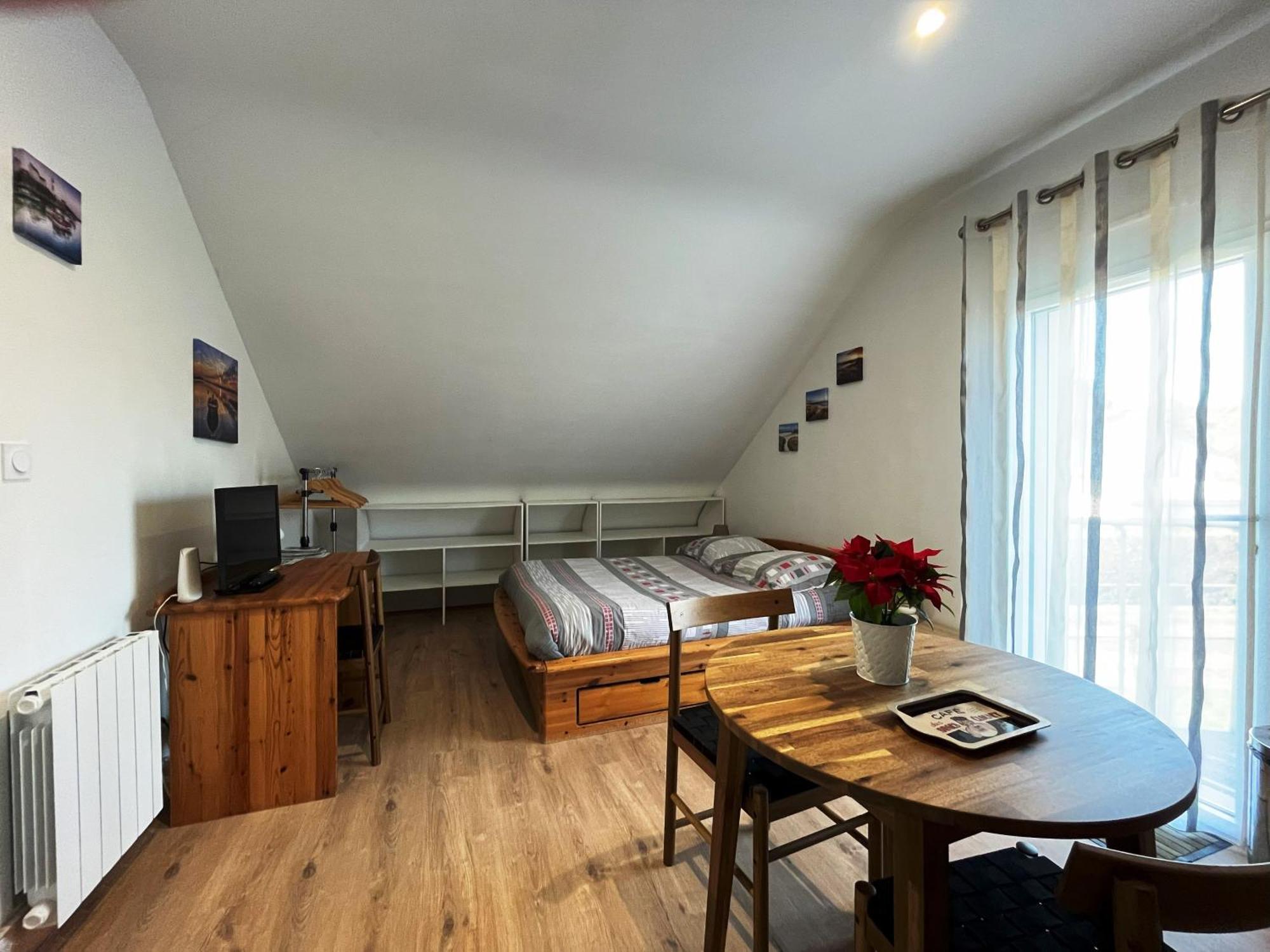 Lomener - La Goelette - 1 Appartement Avec 2 Chambres Et 2 Studios A 450M De La Plage Пломер Екстер'єр фото